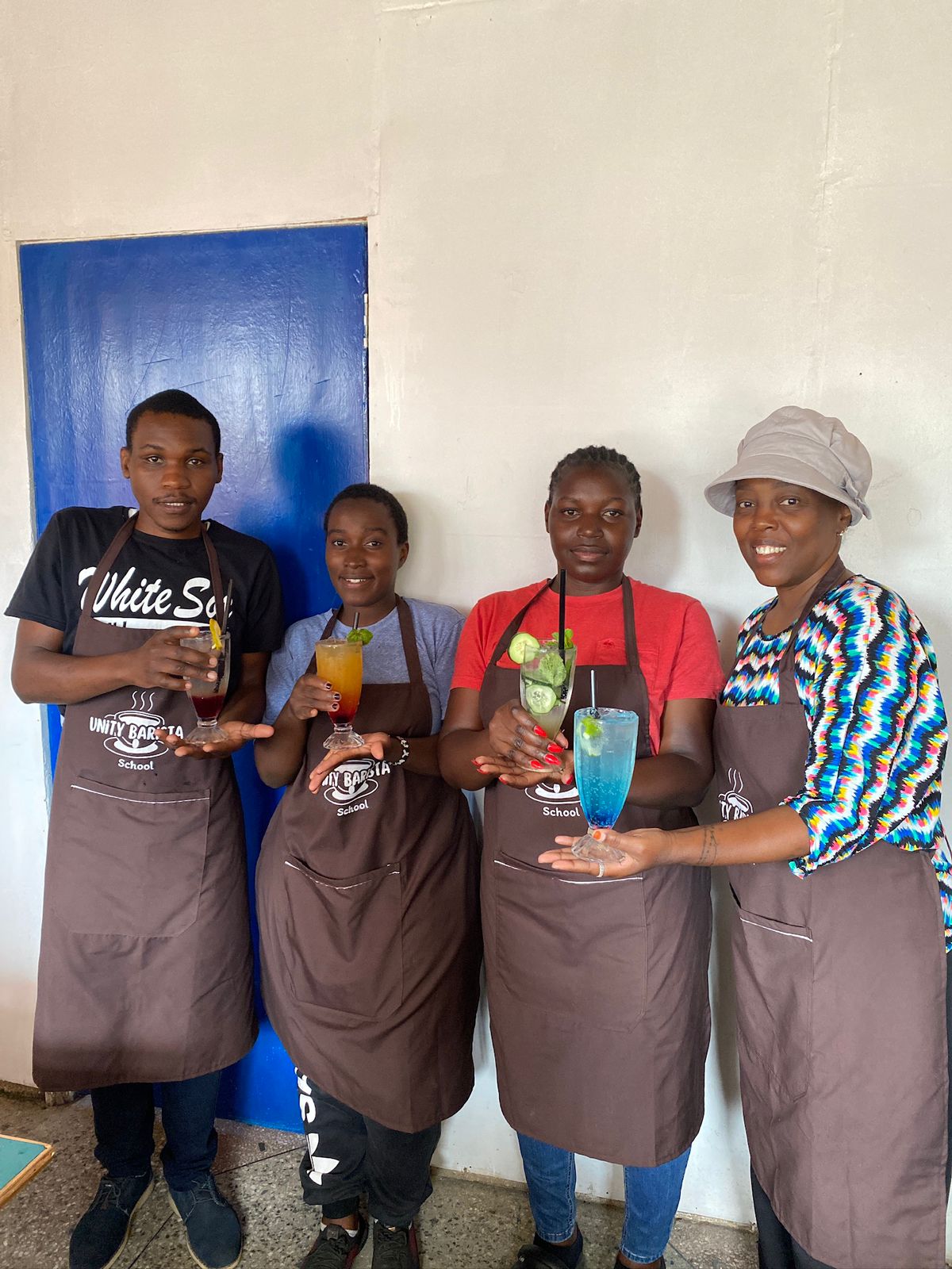 Barista and mixology students in practical training